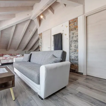 White - Jacuzzi * Lezzeno