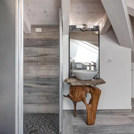 White - Jacuzzi * Lezzeno